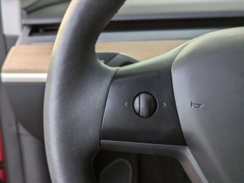 Used 2022 Tesla Model Y Performance image 12