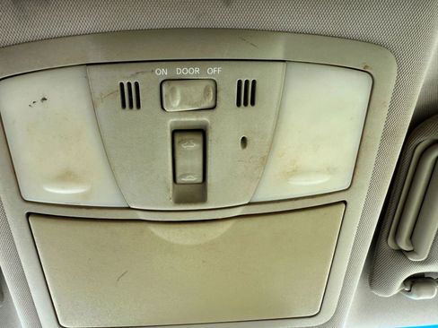 Used 2010 INFINITI G37 Journey w/ Premium Pkg image 26