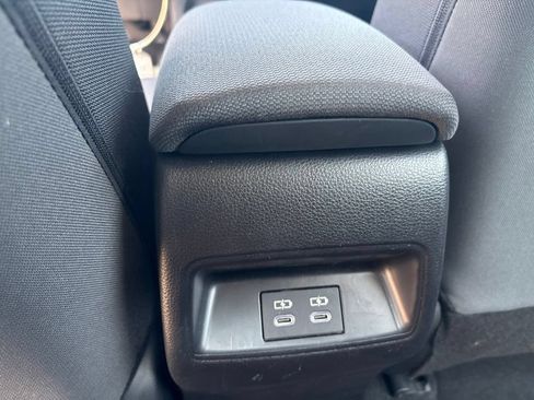 Used 2025 Toyota Corolla LE FWD image 21