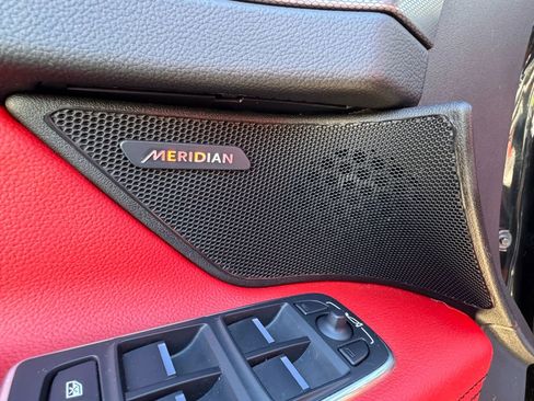 Used 2016 Jaguar XF S image 15