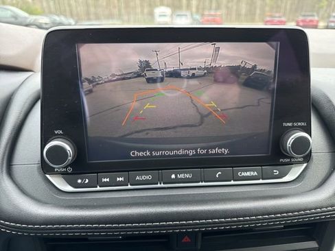 Used 2023 Nissan Rogue SV image 27