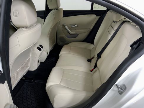 Used 2025 Mercedes-Benz CLA 250 4MATIC image 32