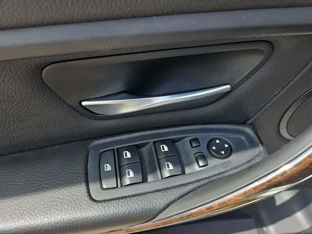 Used 2015 Chrysler 200 Limited w/ Convenience Group FWD image 33