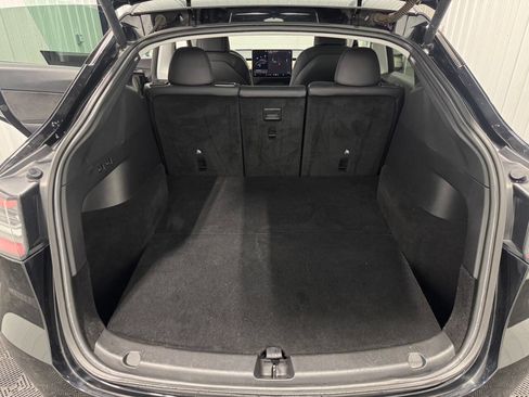 Used 2021 Tesla Model Y Long Range image 13