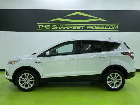 Used 2017 Ford Escape SE image 6