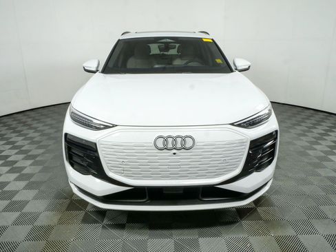 Used 2025 Audi Q6 e-tron Premium Plus w/ Premium Plus AWD/4WD image 28