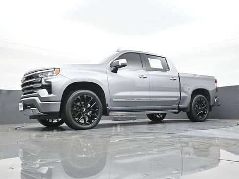 Used 2025 Chevrolet Silverado 1500 High Country AWD/4WD image 67