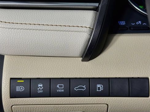 Used 2018 Toyota Camry XLE w/ Audio Package FWD image 15