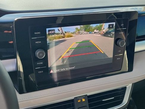 Used 2025 Volkswagen Taos SE FWD image 23