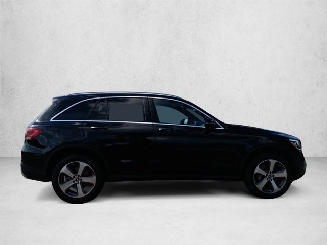 Certified 2022 Mercedes-Benz GLC 300 w/ Premium Package Lite image 4