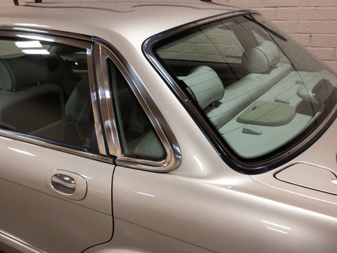 Used 2001 Jaguar XJ Supercharged RWD image 28