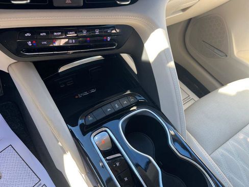 Used 2023 Buick Envision Avenir image 14