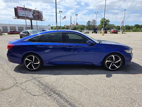 Used 2018 Honda Accord Sport image 4