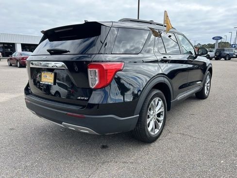 Certified 2022 Ford Explorer XLT w/ Equipment Group 202A image 8