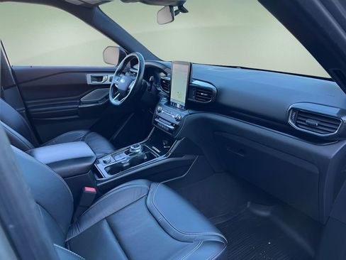 Used 2020 Ford Explorer ST w/ ST Street Pack image 27