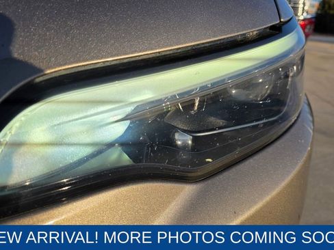 Used 2019 Jeep Cherokee Latitude w/ Cold Weather Group image 9