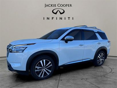 Used 2025 Nissan Pathfinder Platinum w/ Cargo Package