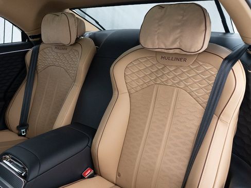 Used 2025 Bentley Flying Spur Plug-In Hybrid image 25