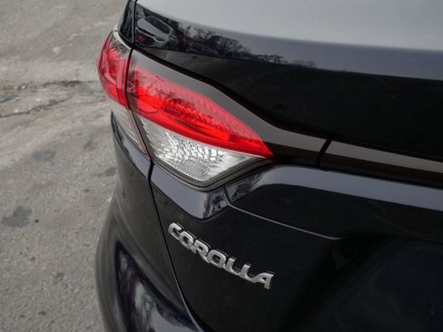 Certified 2025 Toyota Corolla LE w/ Convenience Package image 17