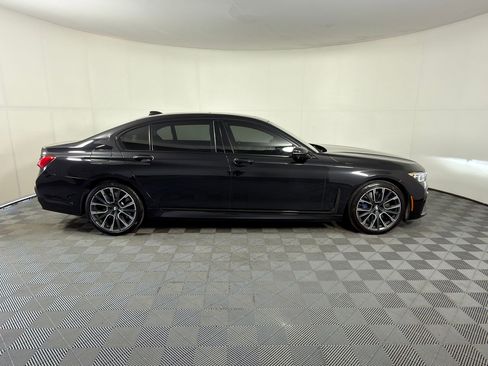 Used 2020 BMW 750i xDrive w/ Executive Package image 8