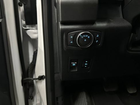Used 2018 Ford F150 XLT w/ Equipment Group 302A Luxury AWD/4WD image 34
