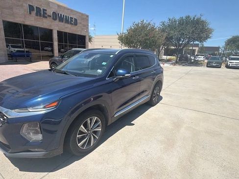 Used 2019 Hyundai Santa Fe FWD image 2