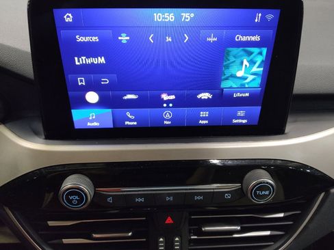 Used 2021 Ford Escape SE w/ SE Sport Appearance Package FWD image 25