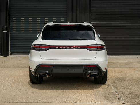New 2026 Porsche Macan image 9