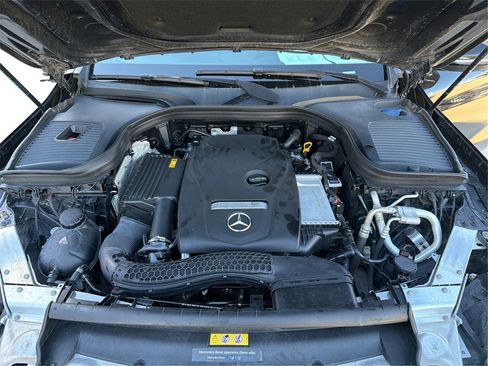 Used 2018 Mercedes-Benz GLC 300 w/ Premium Package image 12