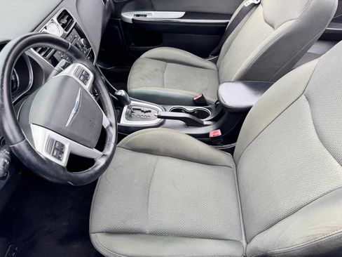 Used 2011 Chrysler 200 Touring FWD image 34