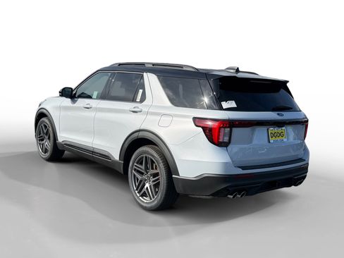 New 2026 Ford Explorer ST image 3