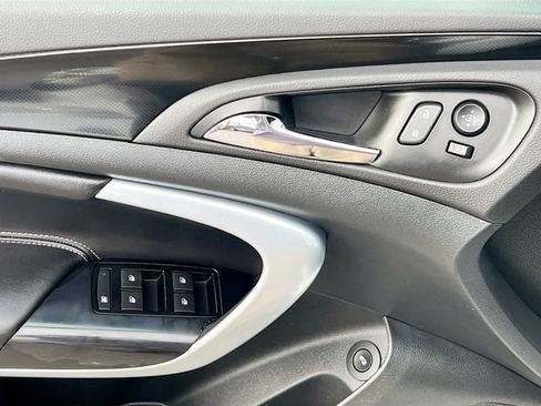 Used 2017 Buick Regal GS w/ Driver Confidence Package #2 image 17