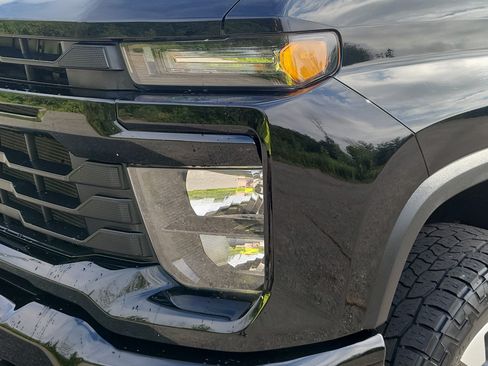 Used 2024 Chevrolet Silverado 2500 Custom w/ Custom Convenience Package AWD/4WD image 9