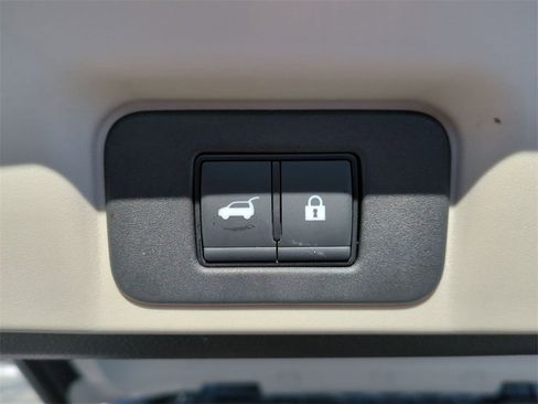 Used 2025 Nissan Ariya Platinum image 23