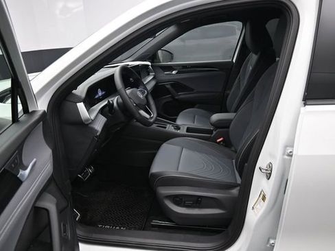 New 2026 Volkswagen Tiguan SE R-Line FWD image 9