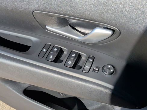 Used 2024 Hyundai Tucson SE image 11