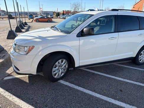 Used 2018 Dodge Journey SE image 3