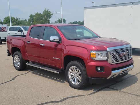 Used 2018 GMC Canyon SLT w/ Driver Alert Package AWD/4WD image 2