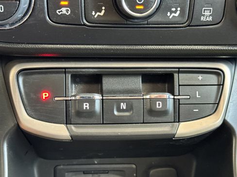 Used 2022 GMC Terrain Denali image 25