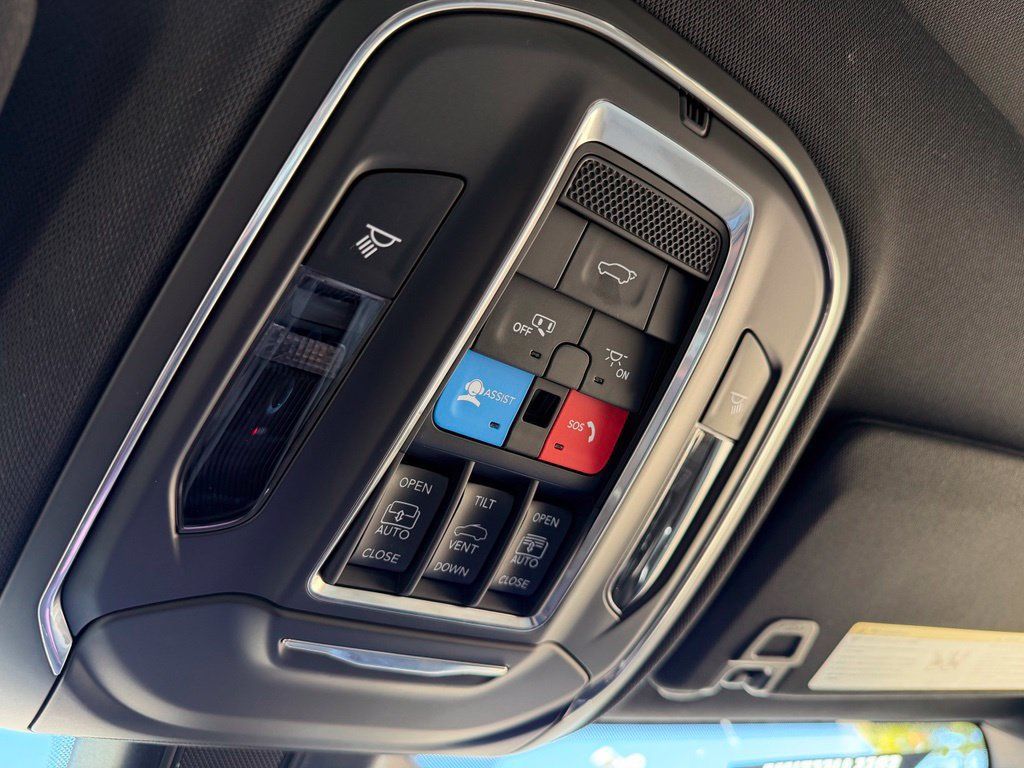 Used 2025 Jeep Grand Cherokee L Limited RWD image 23