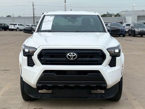 Used 2024 Toyota Tacoma SR RWD image 5