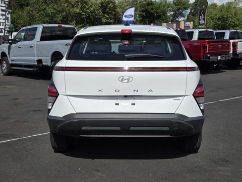 Used 2024 Hyundai Kona SE AWD/4WD image 6