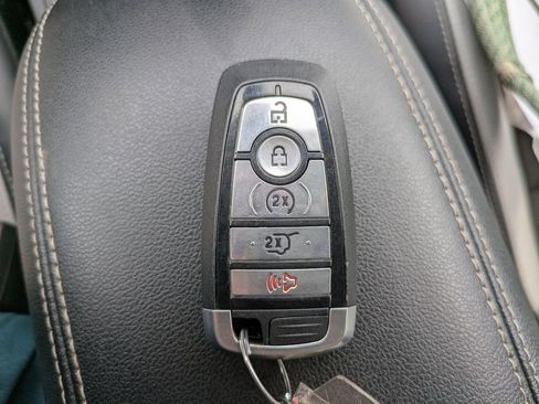 Used 2023 Ford Escape SE FWD image 30