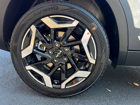 New 2026 Kia Seltos SX image 9