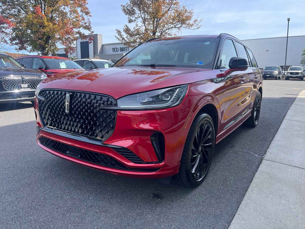 Used 2025 Lincoln Aviator Reserve w/ Equipment Group 201A AWD/4WD image 3