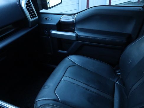 Used 2017 Ford F150 Platinum image 11