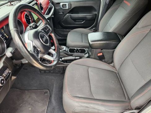 Used 2022 Jeep Wrangler Unlimited Rubicon w/ Cold Weather Group AWD/4WD image 13
