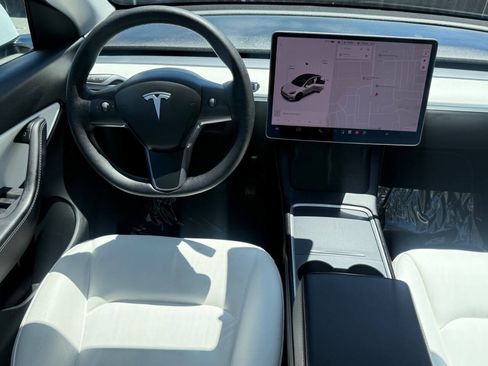 Used 2021 Tesla Model Y Long Range AWD/4WD image 5