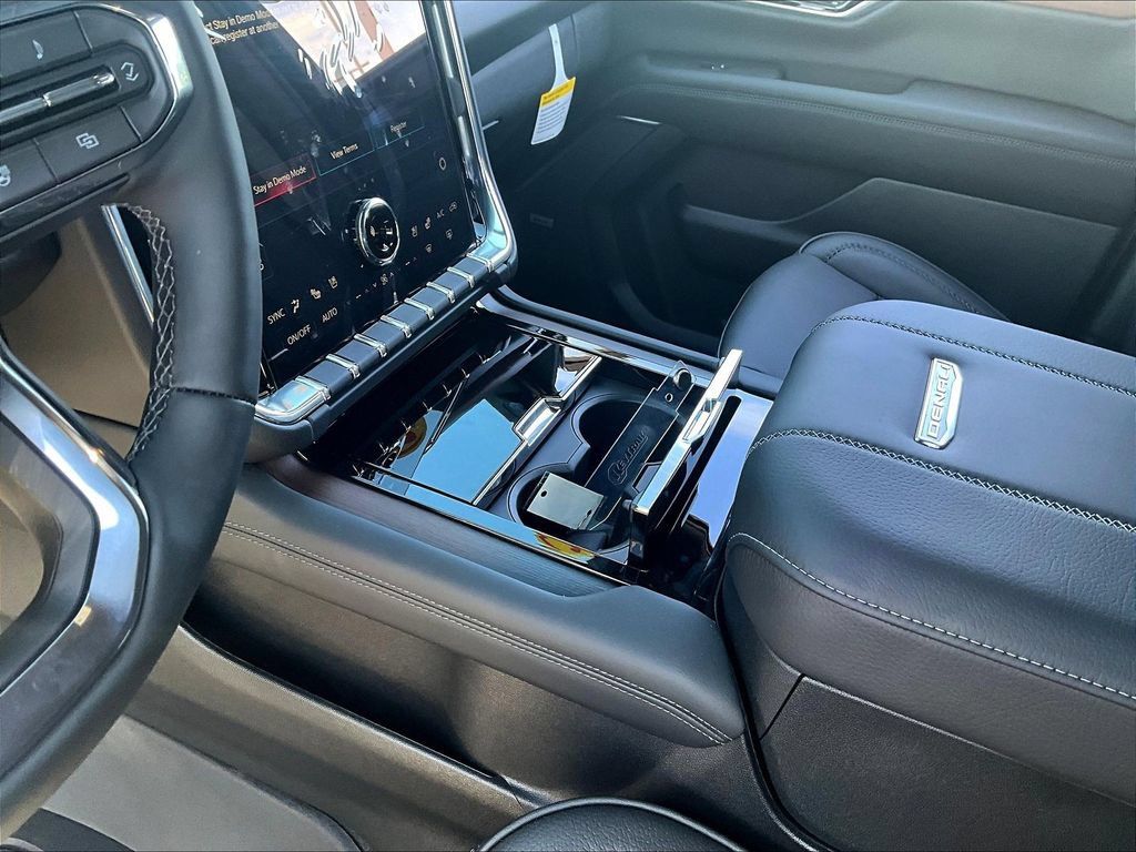 New 2026 GMC Yukon XL Denali w/ Denali Reserve Package AWD/4WD image 26