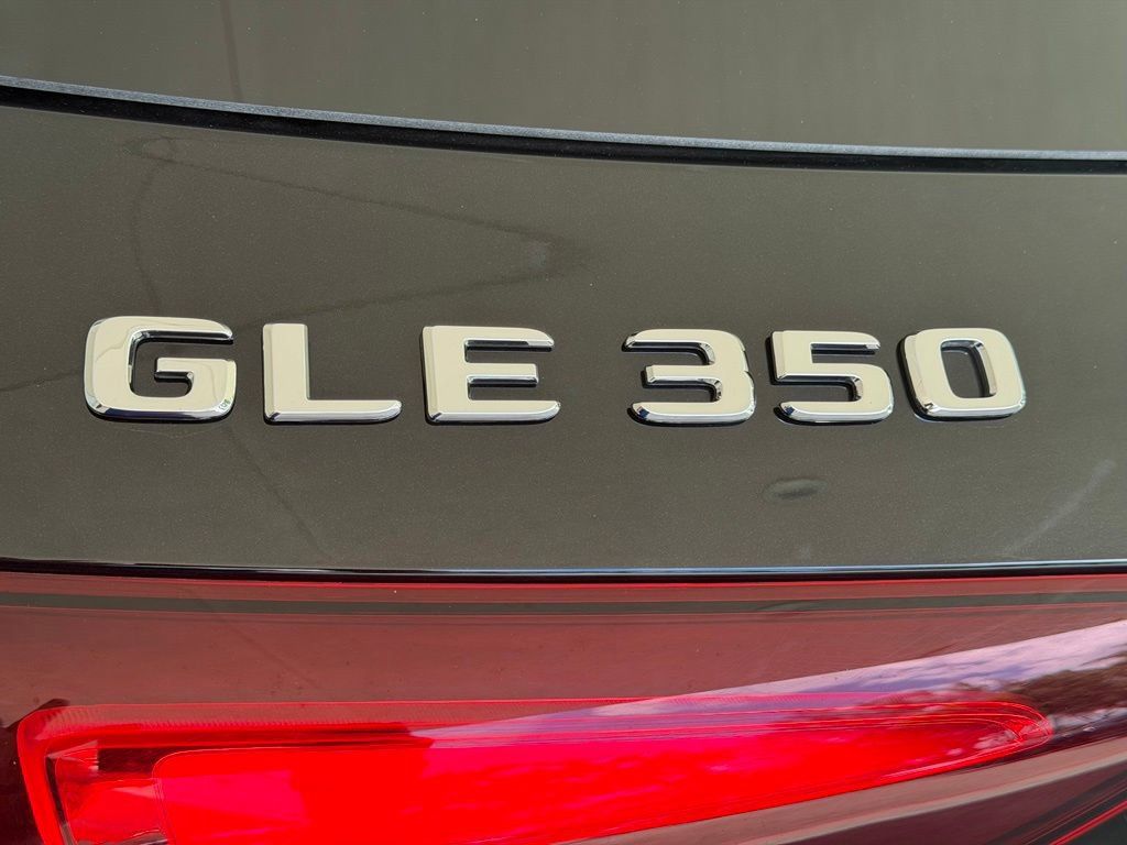 Used 2025 Mercedes-Benz GLE 350 4MATIC image 17